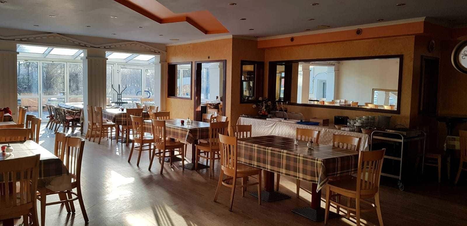 Hotel Restaurant 1000 Кьолн Екстериор снимка